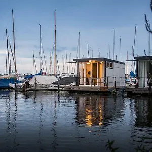 Das Kleine Hausboot Am Wannsee Botel Berlin